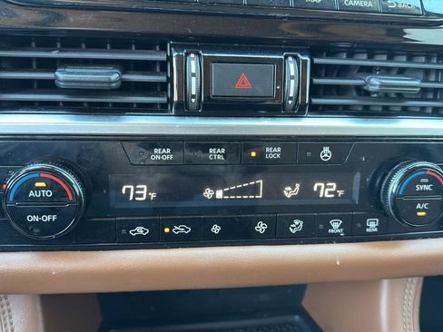 Used 2024 Nissan Pathfinder Platinum w/ Cargo Package AWD/4WD image 12