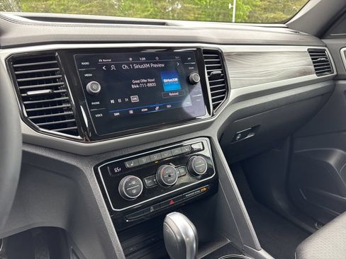 Certified 2022 Volkswagen Atlas Cross Sport SE AWD/4WD image 20