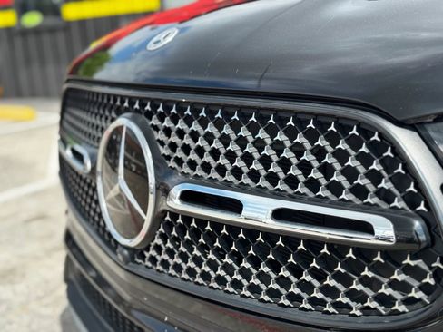 Used 2024 Mercedes-Benz GLC 300 4MATIC w/ AMG Line image 10