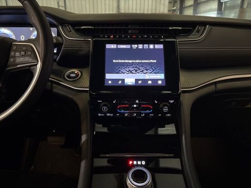 Used 2024 Jeep Grand Cherokee Altitude image 29