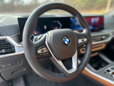 Used 2024 BMW X5 xDrive40i w/ Premium Package AWD/4WD image 37