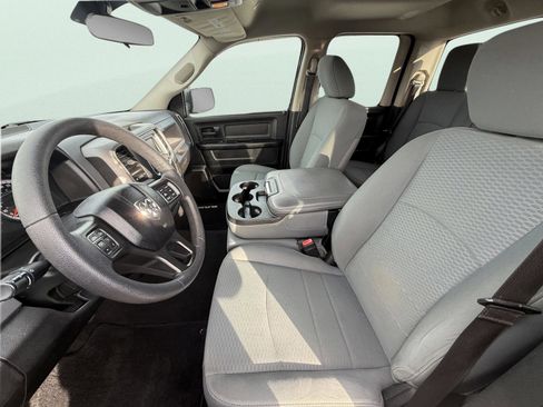 Used 2018 RAM 1500 Express w/ Express Value Package AWD/4WD image 9