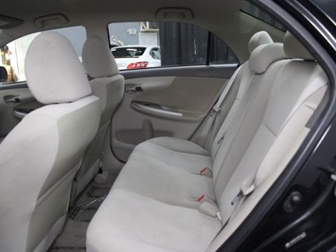 Used 2010 Toyota Corolla LE image 18