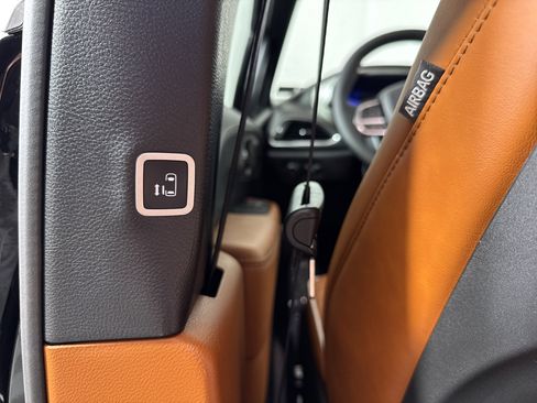 New 2026 Chrysler Pacifica Pinnacle image 32