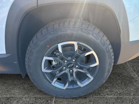 New 2026 Chevrolet Equinox ACTIV w/ Convenience Package III image 14