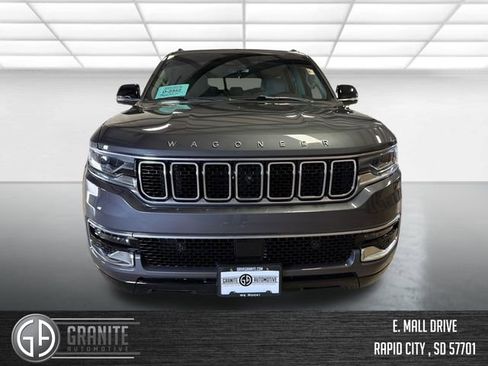 Used 2023 Jeep Wagoneer Base w/ Convenience Group I image 8