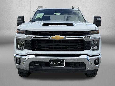 Used 2025 Chevrolet Silverado 2500 LT w/ Convenience Package AWD/4WD image 2