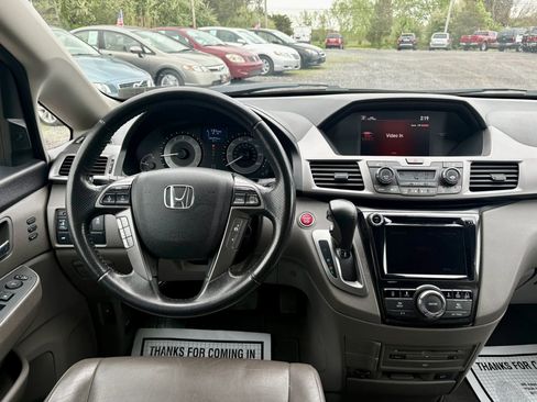Used 2015 Honda Odyssey Touring Elite image 38