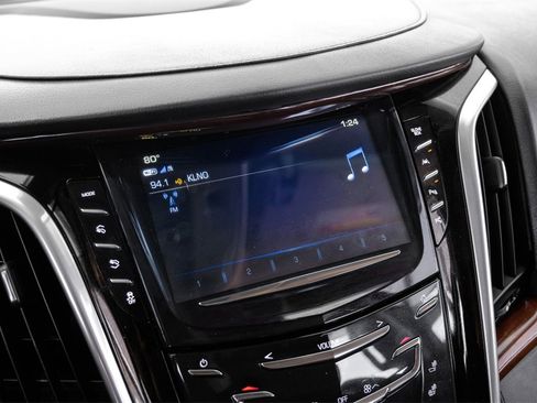 Used 2020 Cadillac Escalade Premium Luxury image 32