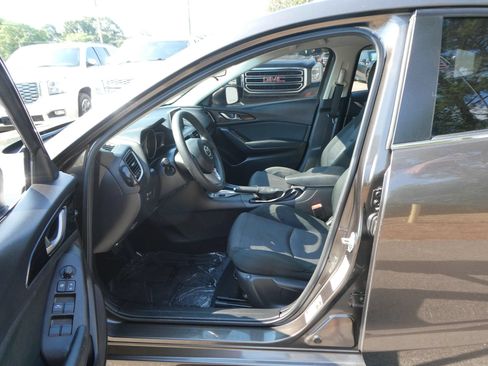 Used 2016 MAZDA MAZDA3 i Sport w/ Preferred Equipment Package FWD image 12