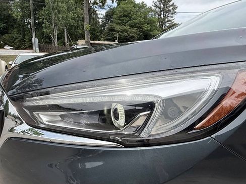 Used 2019 Buick Enclave Essence FWD image 35