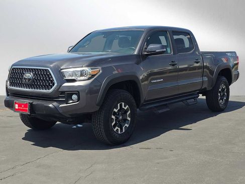 Used 2018 Toyota Tacoma TRD Off-Road w/ Technology Package AWD/4WD image 7