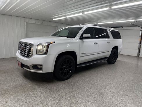 Used 2018 GMC Yukon XL Denali AWD/4WD image 4