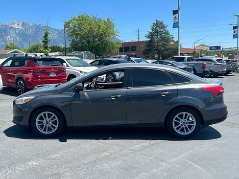 Used 2018 Ford Focus SE FWD image 8