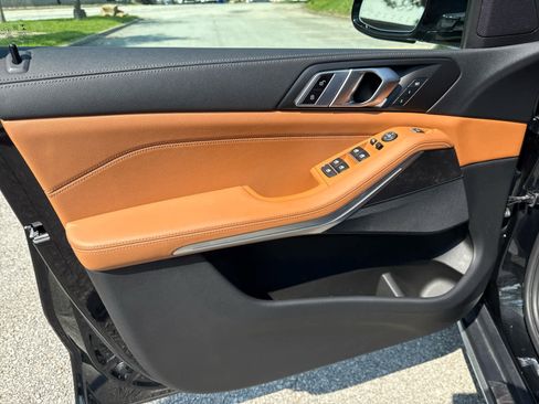 Certified 2022 BMW X5 xDrive40i w/ Premium Package image 14