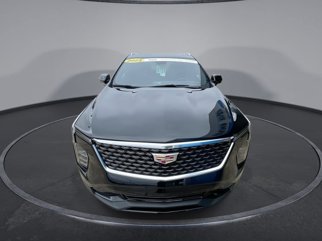 Certified 2025 Cadillac XT4 Premium Luxury FWD image 3