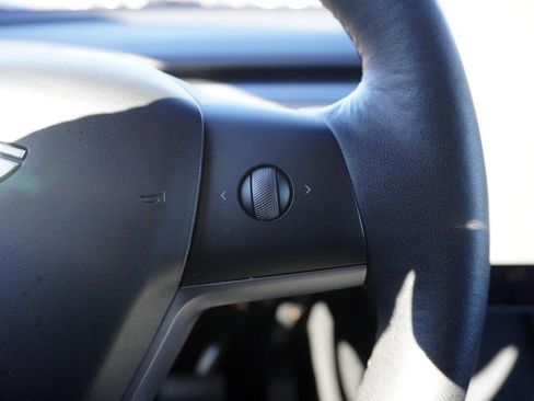 Used 2023 Tesla Model Y Long Range image 45