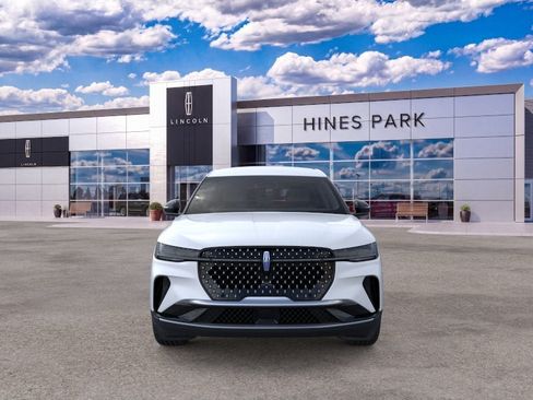 New 2026 Lincoln Nautilus Premier AWD/4WD image 6