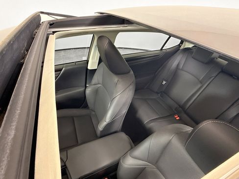 Certified 2022 Lexus ES 350 w/ Premium Package image 14