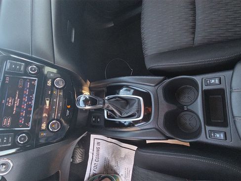 Used 2019 Nissan Rogue SV w/ Premium Package image 30