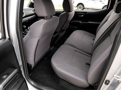 Used 2019 Toyota Tacoma TRD Off-Road image 35