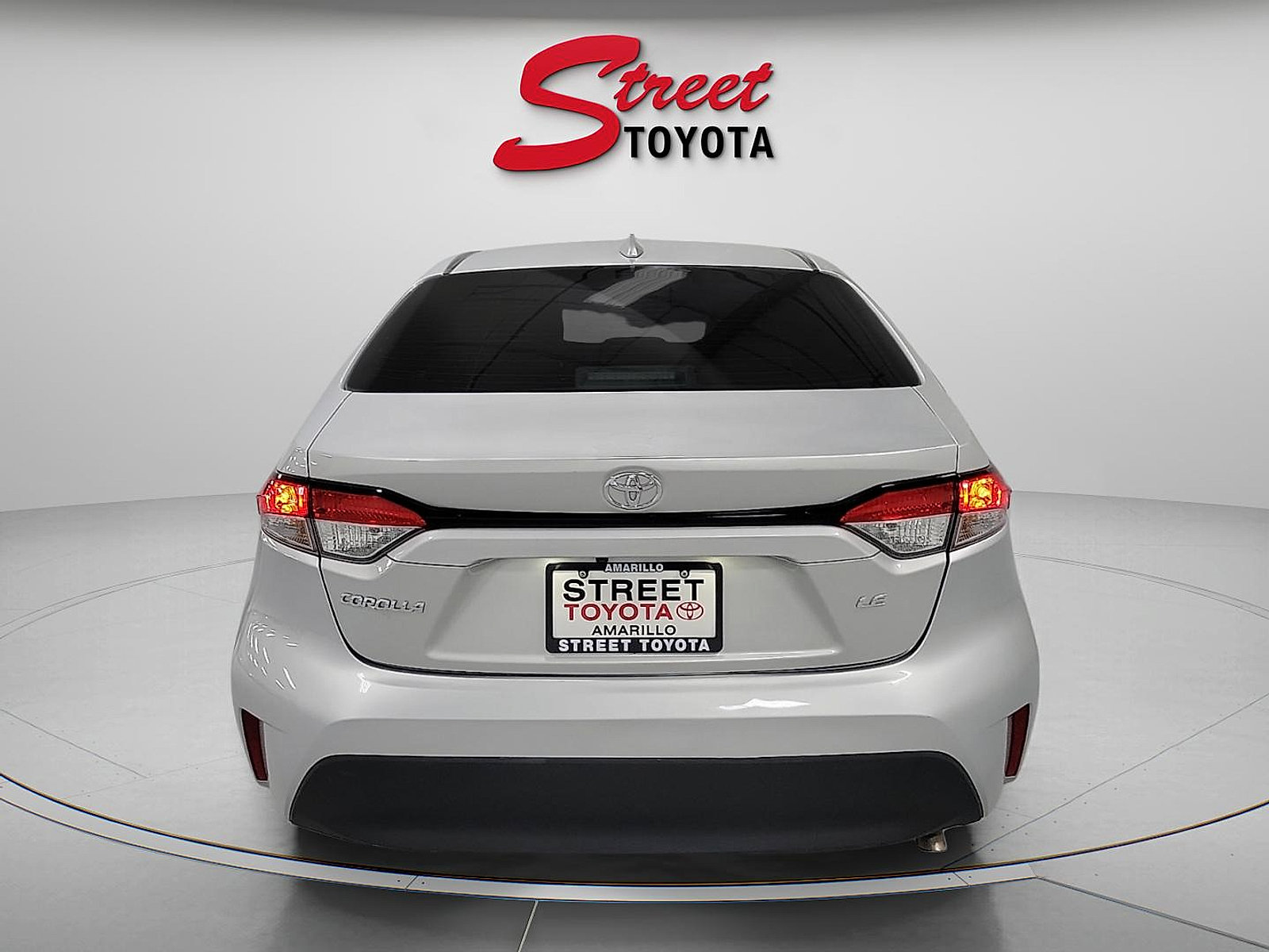 Certified 2025 Toyota Corolla LE FWD image 3