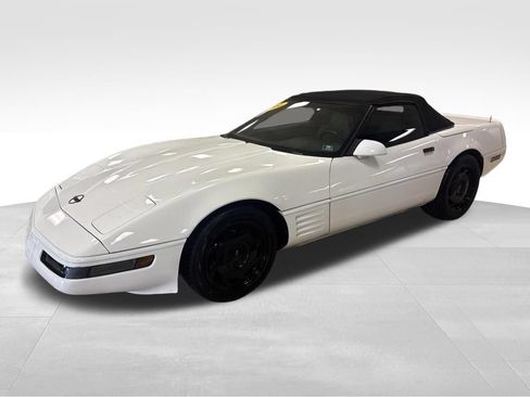 Used 1994 Chevrolet Corvette Convertible RWD image 3