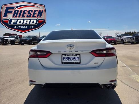 Used 2022 Toyota Camry SE FWD image 6