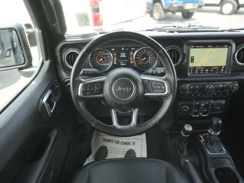 Used 2020 Jeep Wrangler Unlimited Sahara image 21
