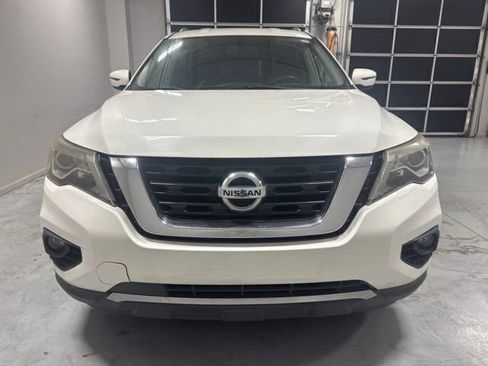 Used 2017 Nissan Pathfinder SV FWD image 3