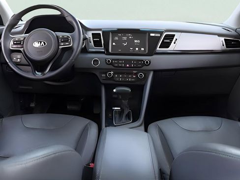 Used 2019 Kia Niro EX w/ Option Group 040 FWD image 10