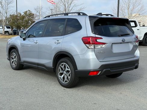 Used 2024 Subaru Forester Premium image 5