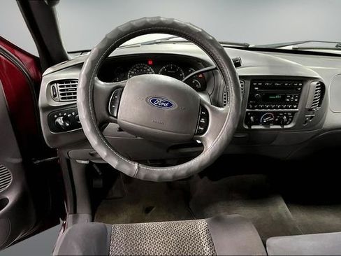 Used 2003 Ford F150 XLT image 10