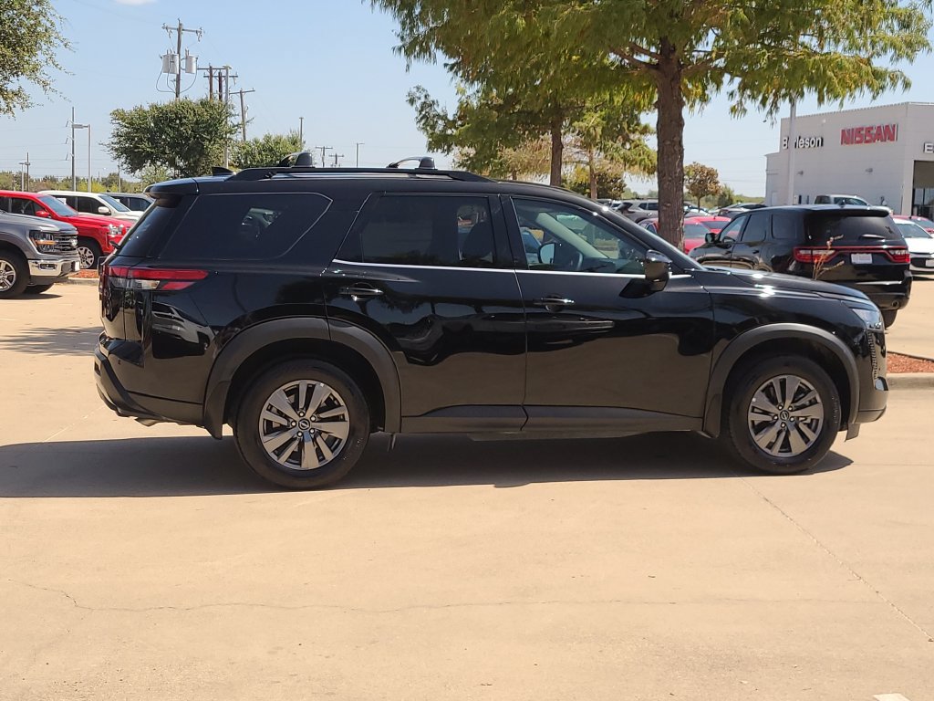 Certified 2026 Nissan Pathfinder SV FWD image 4