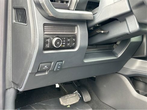 New 2025 Ford F250 Lariat w/ Lariat Ultimate Package image 36