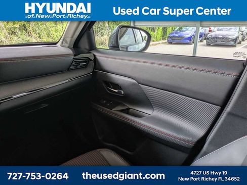 Used 2025 Nissan Kicks SR FWD image 19