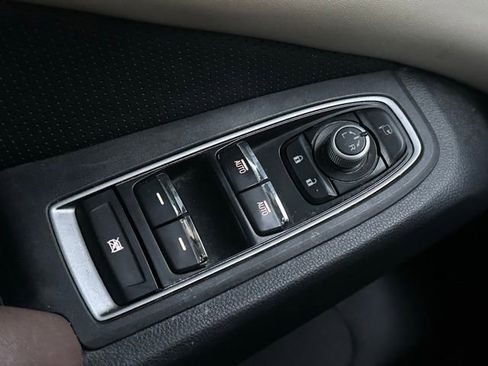 Used 2020 Subaru Ascent Touring w/ Popular Package #2A image 17