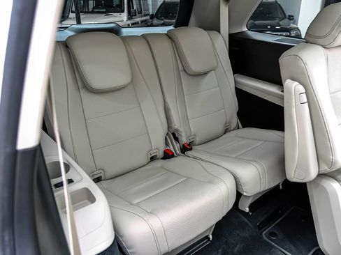 Used 2022 Mercedes-Benz GLS 450 4MATIC w/ AMG Line Exterior image 31