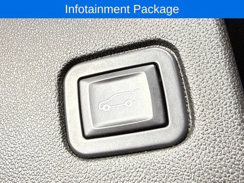 Used 2018 Chevrolet Equinox LT image 16