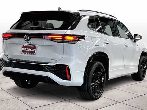 New 2026 Volkswagen Tiguan SE R-Line image 4