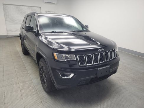 Used 2019 Jeep Grand Cherokee Laredo AWD/4WD image 13