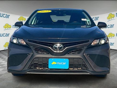 Used 2023 Toyota Camry SE image 2