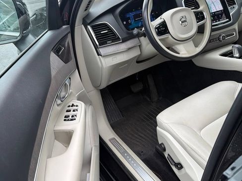 Used 2023 Volvo XC90 B6 Plus AWD/4WD image 4