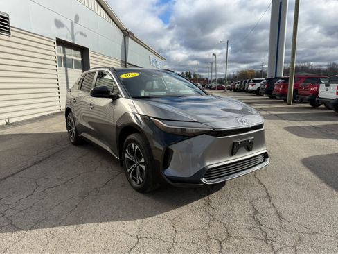 Used 2023 Toyota bZ4X XLE image 2