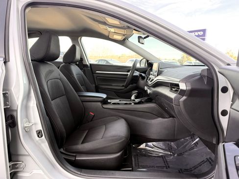 Used 2023 Nissan Altima 2.5 SV FWD image 26