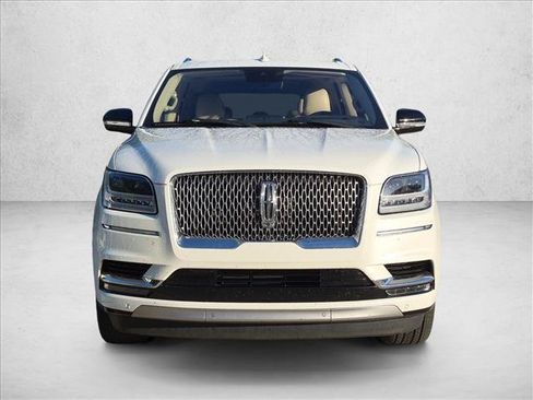 Used 2020 Lincoln Navigator L Reserve w/ Luxury Package AWD/4WD image 2