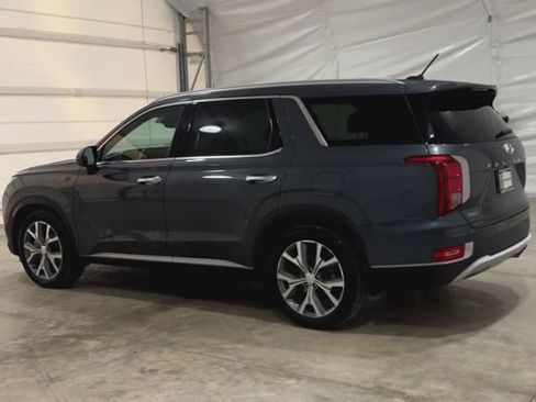 Used 2020 Hyundai Palisade SEL w/ Premium Package FWD image 2