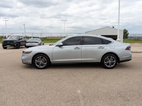 Used 2024 Honda Accord EX image 4