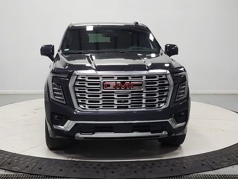 Used 2025 GMC Yukon Denali AWD/4WD image 3