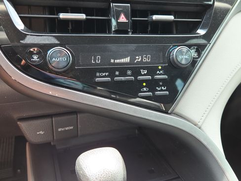 Used 2022 Toyota Camry LE FWD image 23